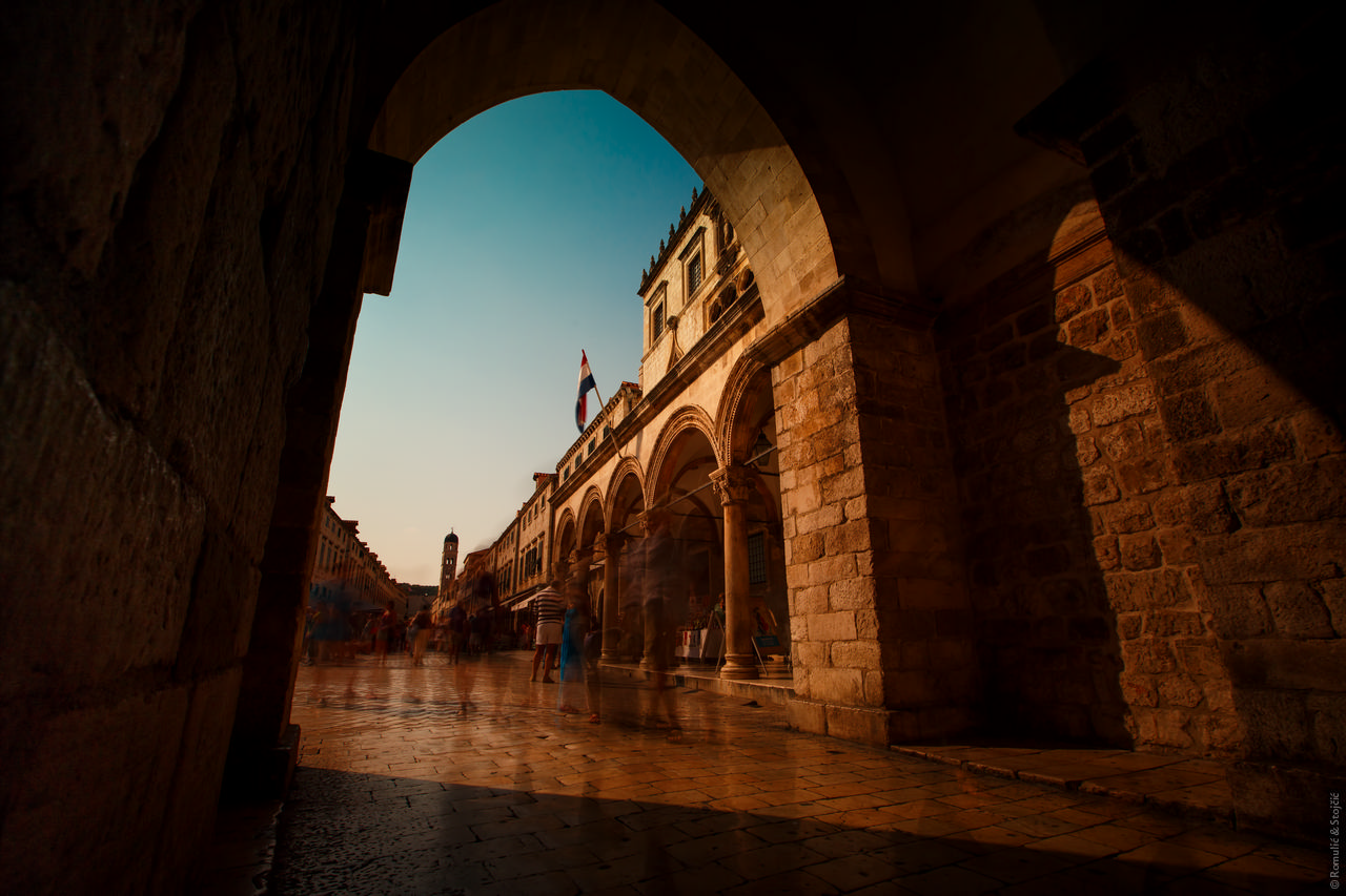 PREMIUM SERVICE PRODUCTION